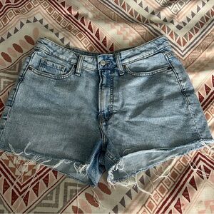 Old navy OG HIGH RISE secret smooth pockets size 8 light wash denim shorts
